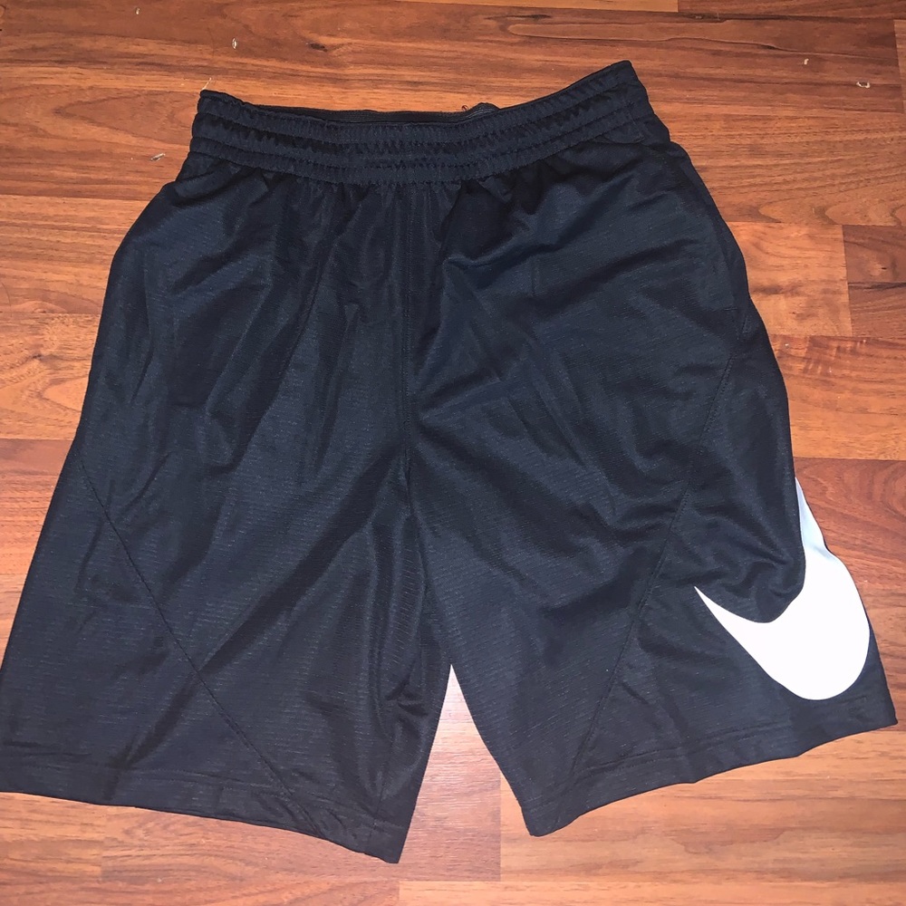 NWT men’s black nike shorts